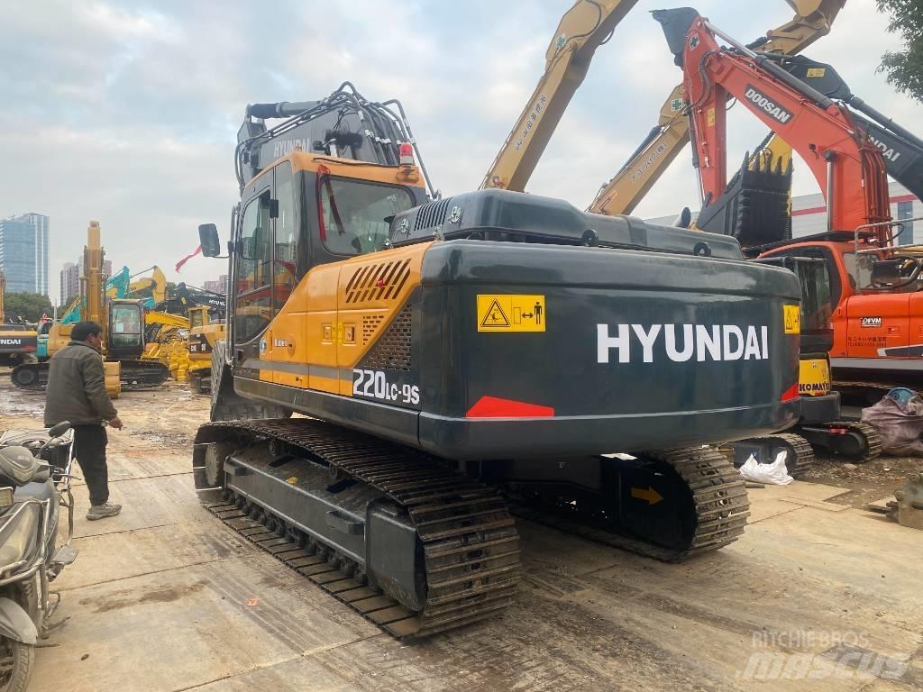 Hyundai R220LC-9S Vikšriniai ekskavatoriai