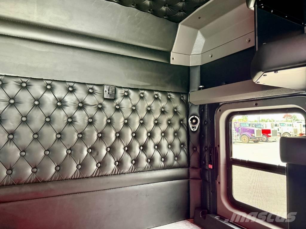 Kenworth W 900 Pagalbos kelyje automobiliai