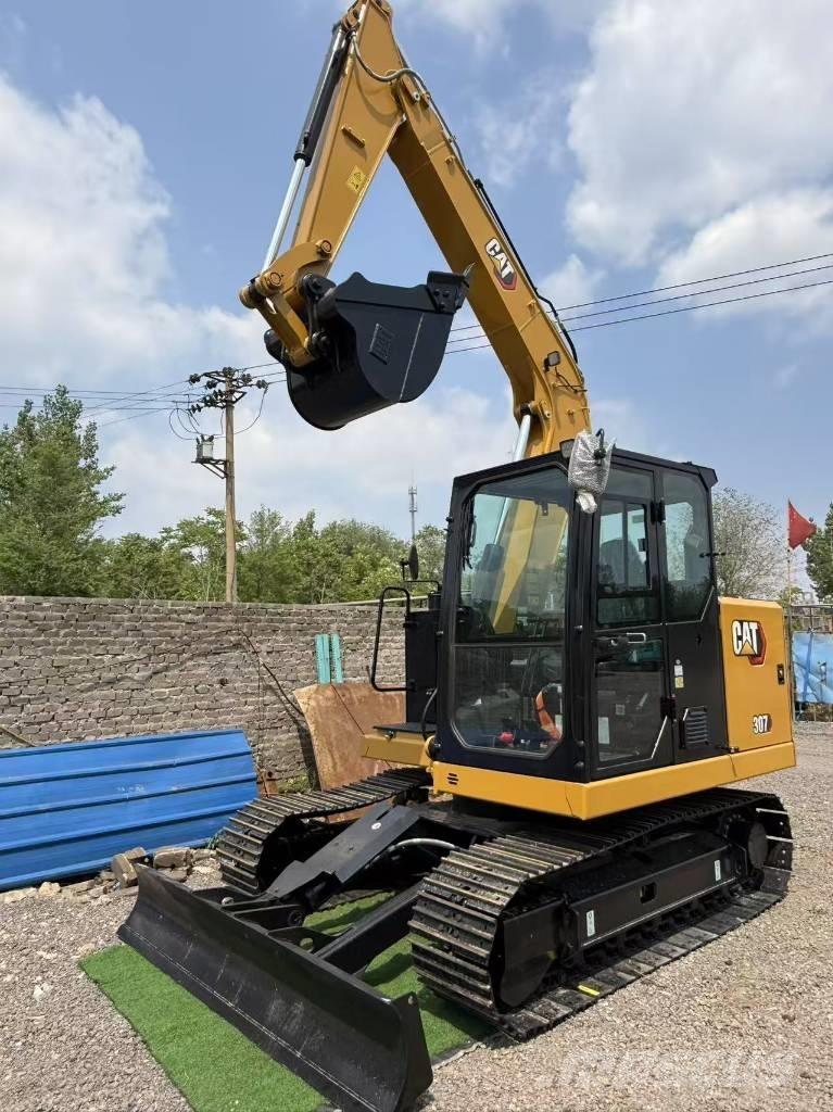 CAT 307 Vikšriniai ekskavatoriai