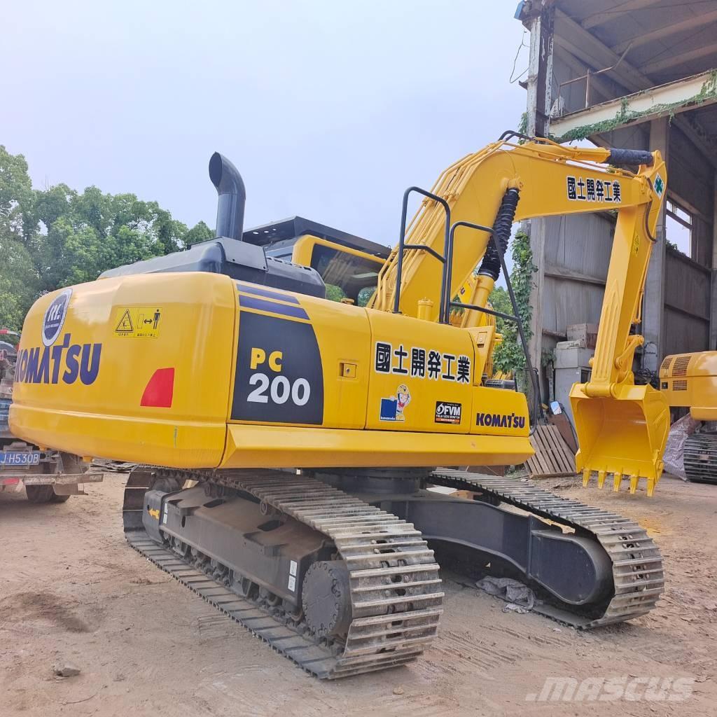 Komatsu PC 200 Vikšriniai ekskavatoriai