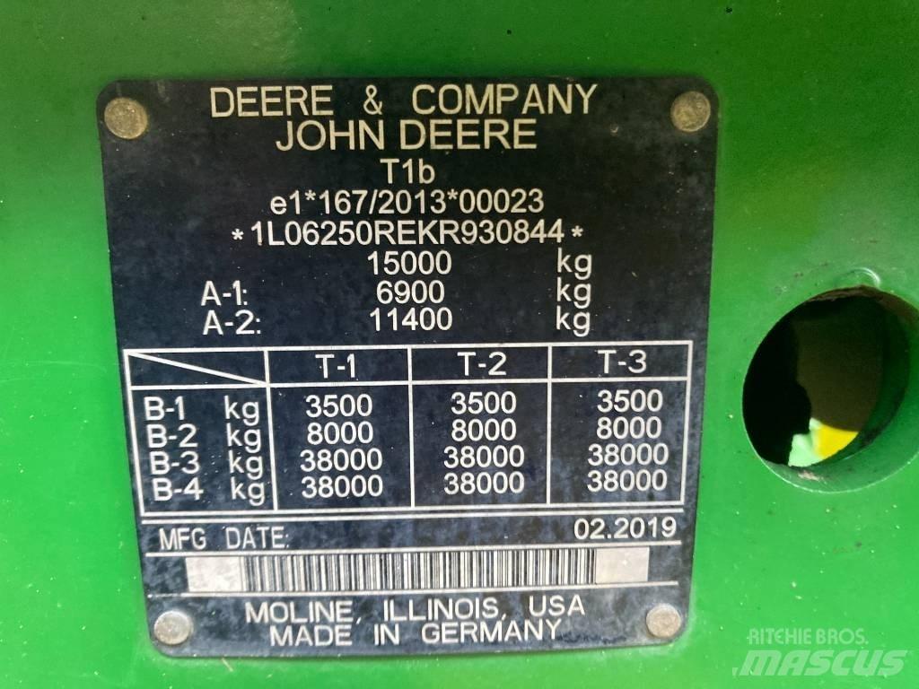 John Deere 6250 R Traktoriai
