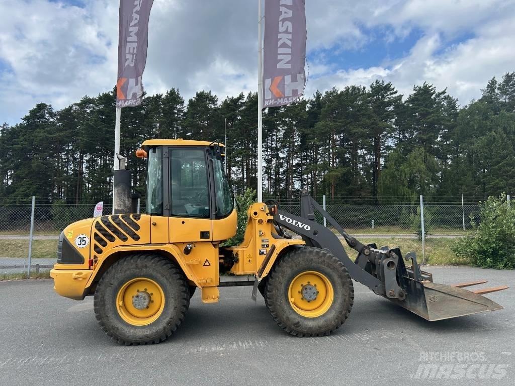 Volvo L 40 B Naudoti ratiniai krautuvai