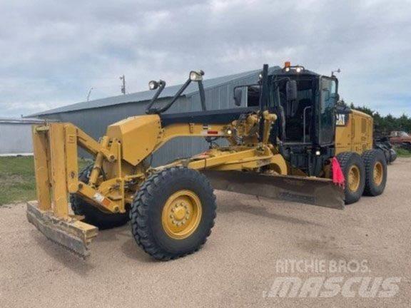 CAT 140 M 2 Greideriai