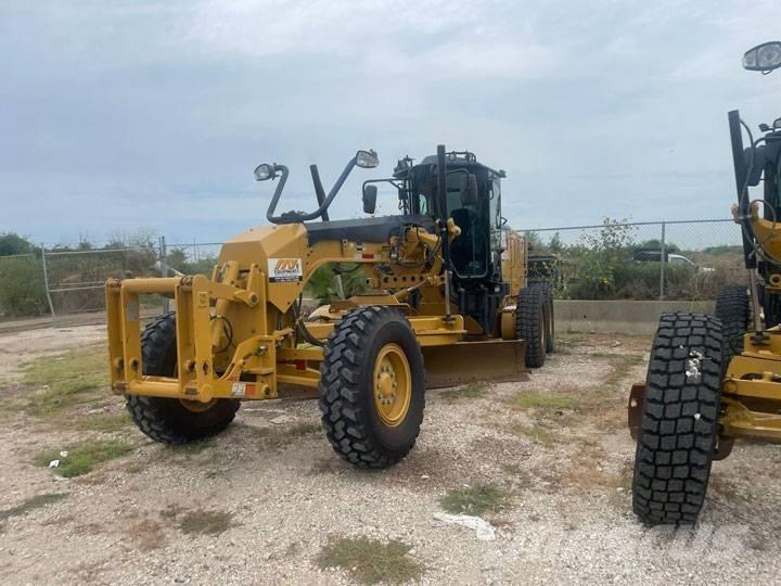 CAT 140 M 2 Greideriai