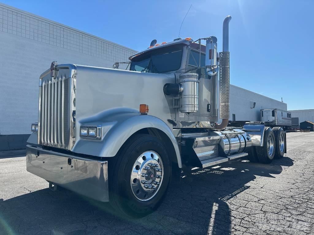 Kenworth W 900 L Naudoti vilkikai