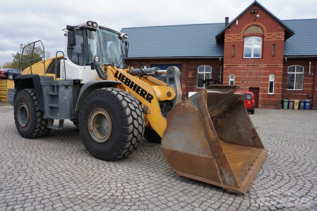Liebherr L 576 Naudoti ratiniai krautuvai
