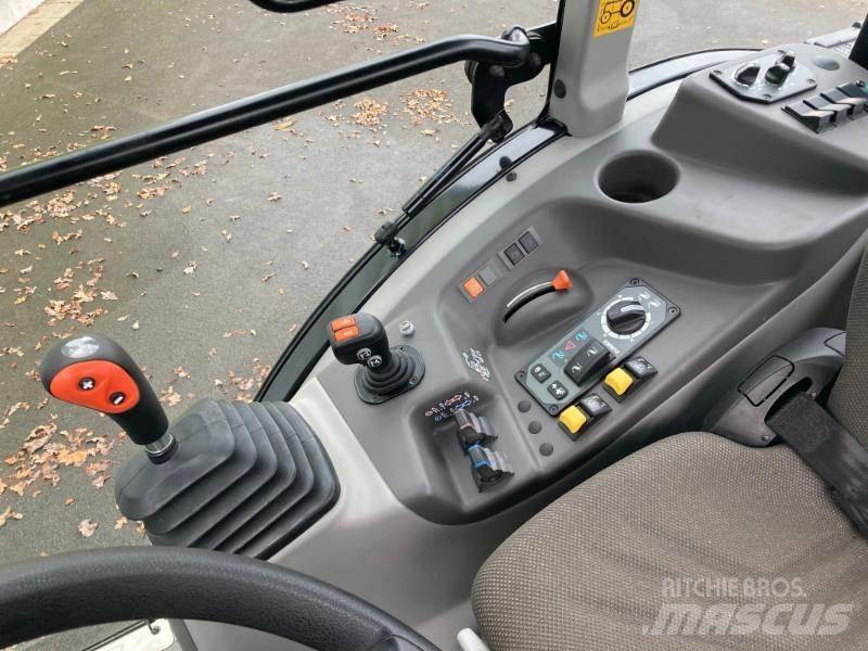 CLAAS NEXOS 240 M Traktoriai