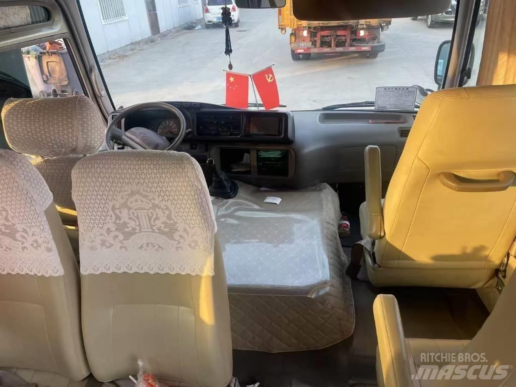 Toyota Coaster Tarpmiestiniai autobusai