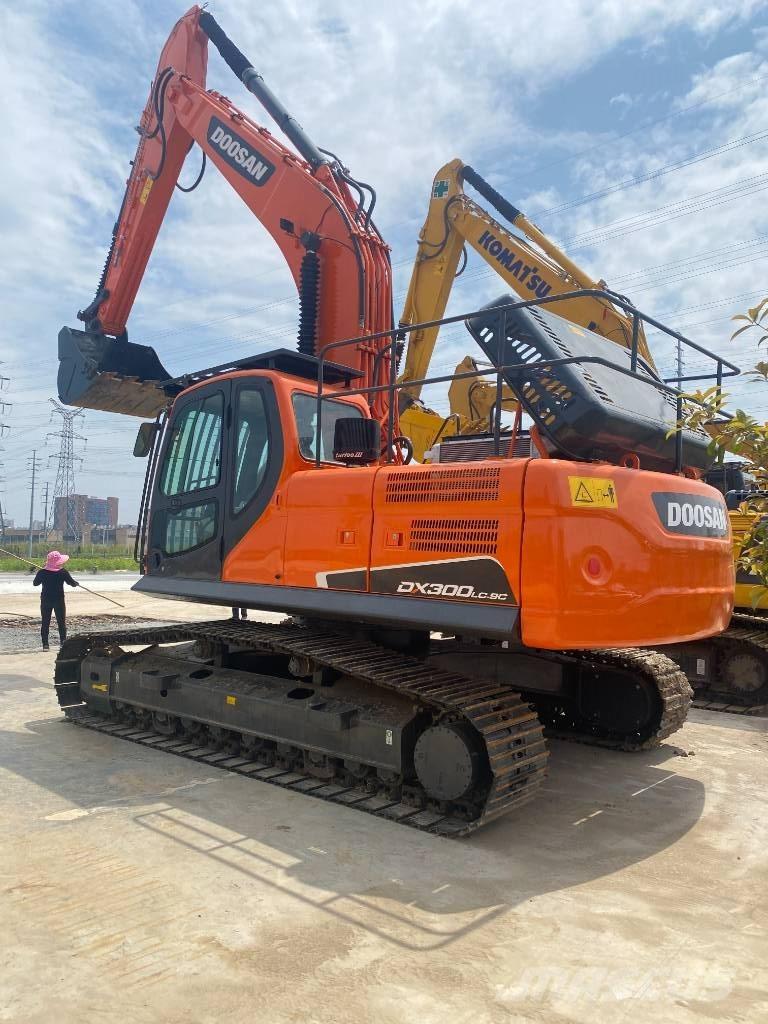 Doosan DX 300 Vikšriniai ekskavatoriai