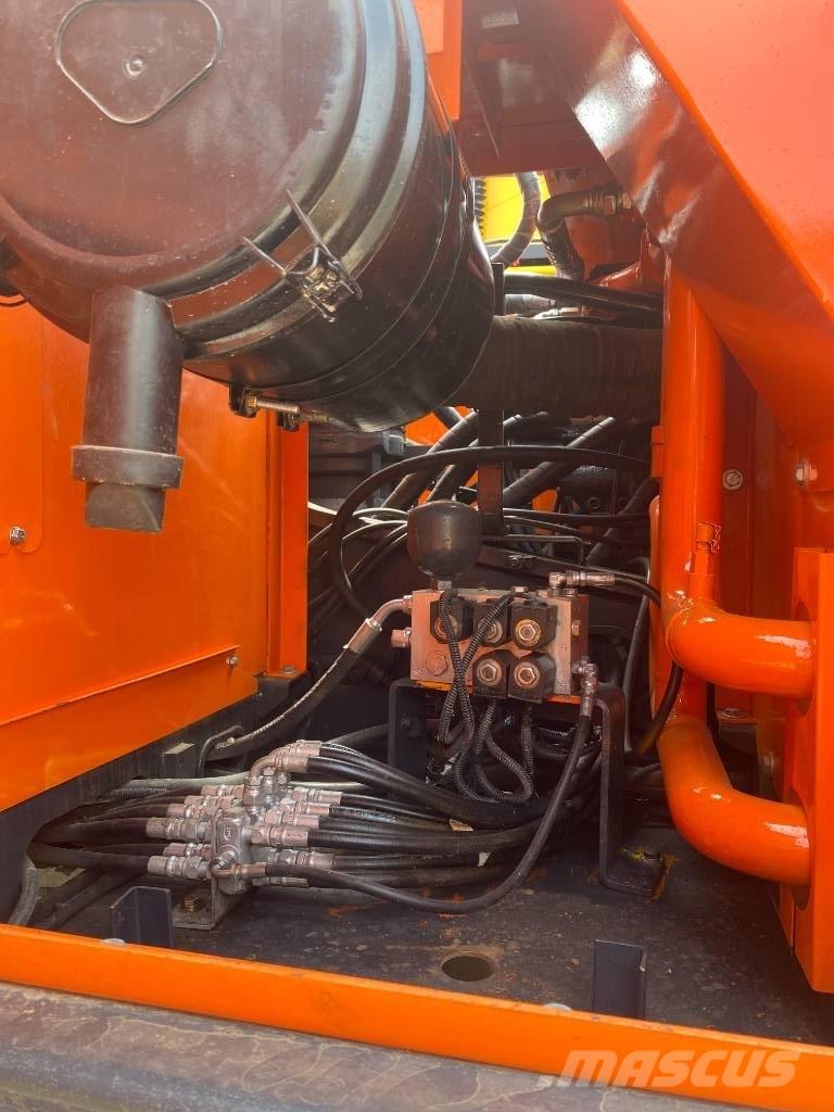 Doosan DX 300 Vikšriniai ekskavatoriai