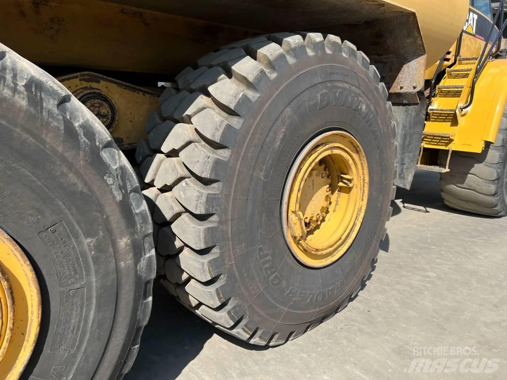 CAT 740 WATER TRUCK Vandens sunkvežimiai