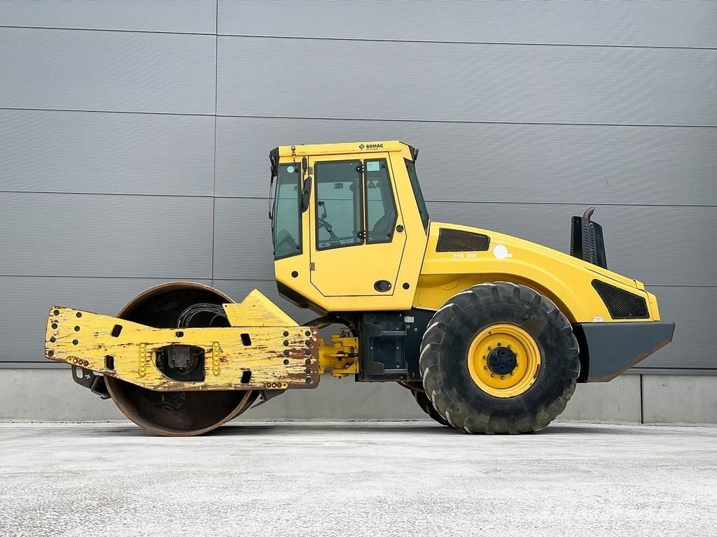 Bomag BW 216 DH-4i Vieno būgno volai