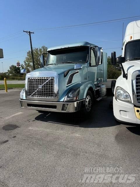 Volvo VNL 430 Naudoti vilkikai