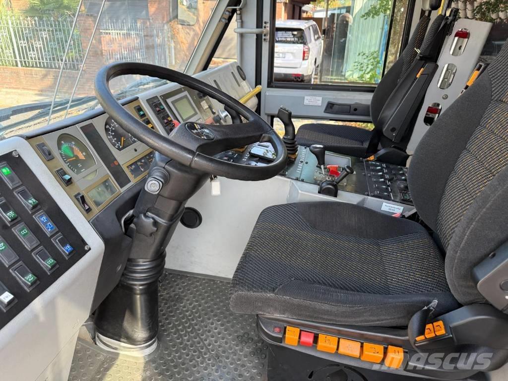 MAN X 1000 , 8 x 8 Gaisrinės