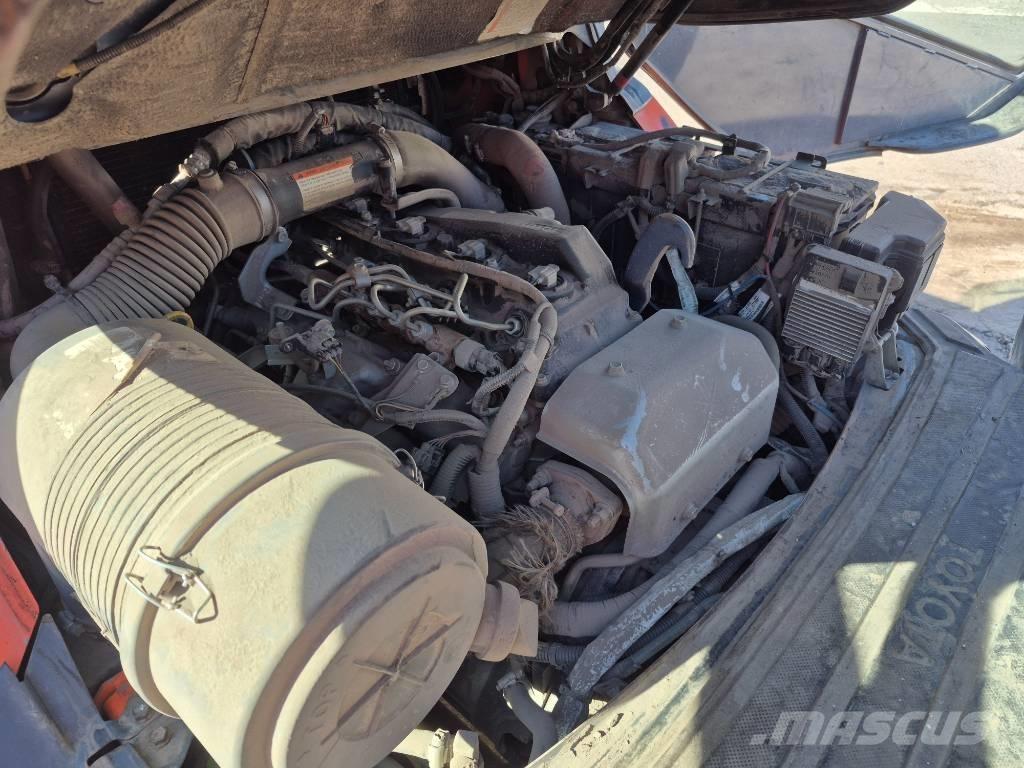 Toyota 8 FD 40 U Šakiniai krautuvai - Kita