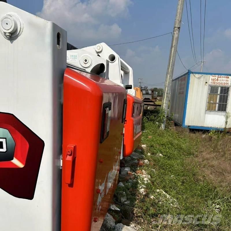 Bobcat S 590 Krautuvai su šoniniu pasukimu