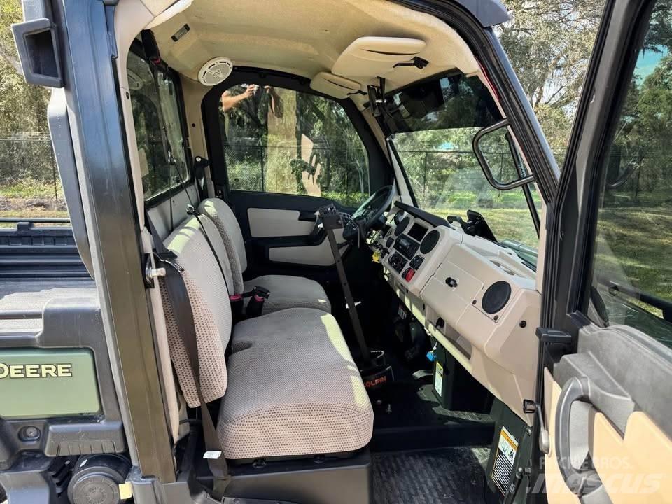 John Deere XUV835R Specializuotos paskirties technika