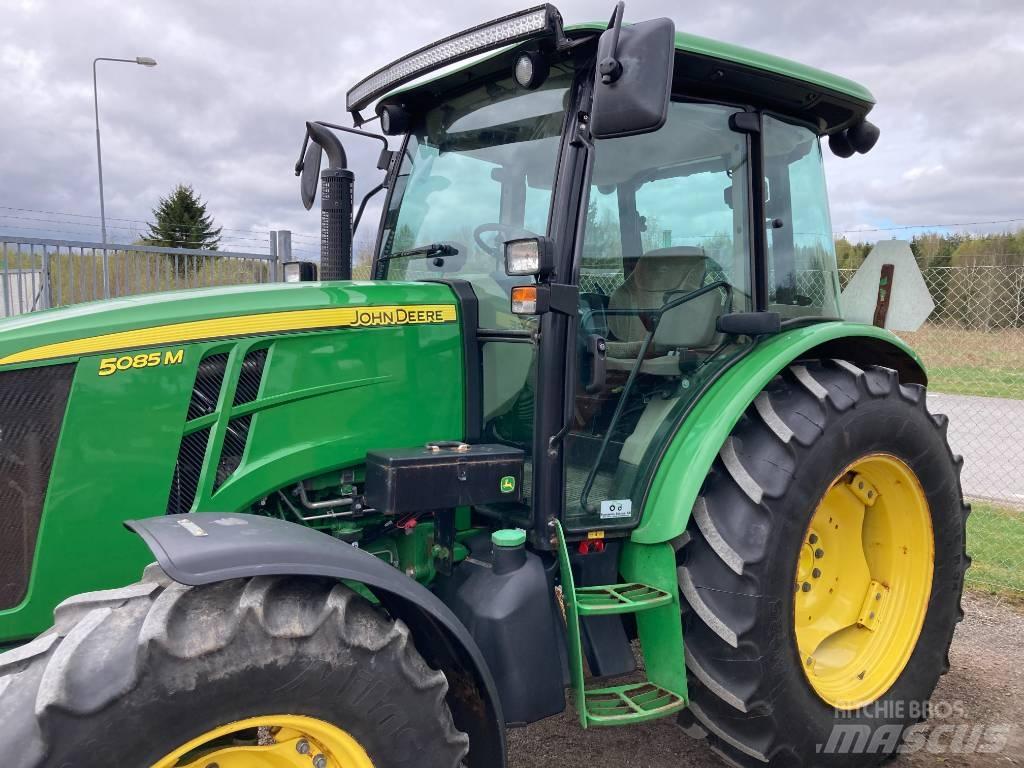John Deere 5085 M Traktoriai