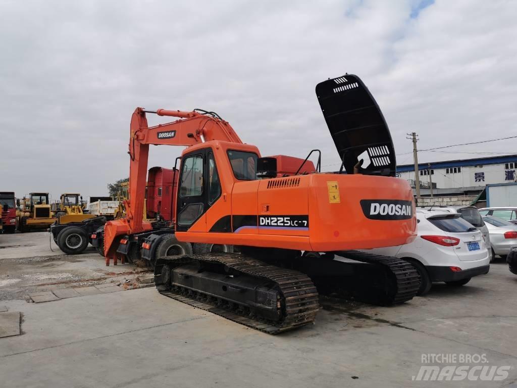 Doosan DH225 Vikšriniai ekskavatoriai