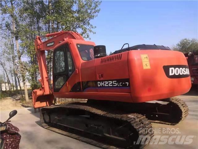Doosan DH225 Vikšriniai ekskavatoriai