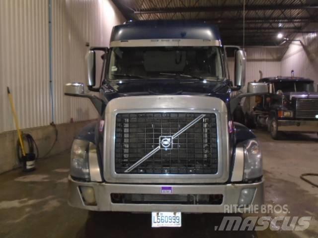 Volvo VNL Naudoti vilkikai