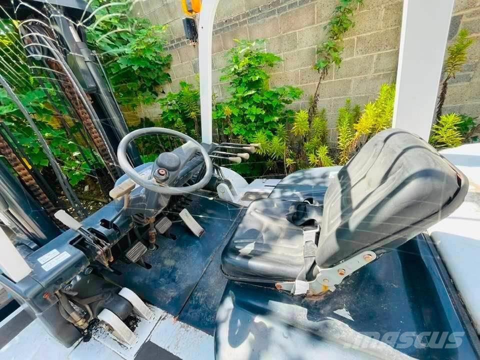 TCM FD100Z8 Dyzeliniai krautuvai