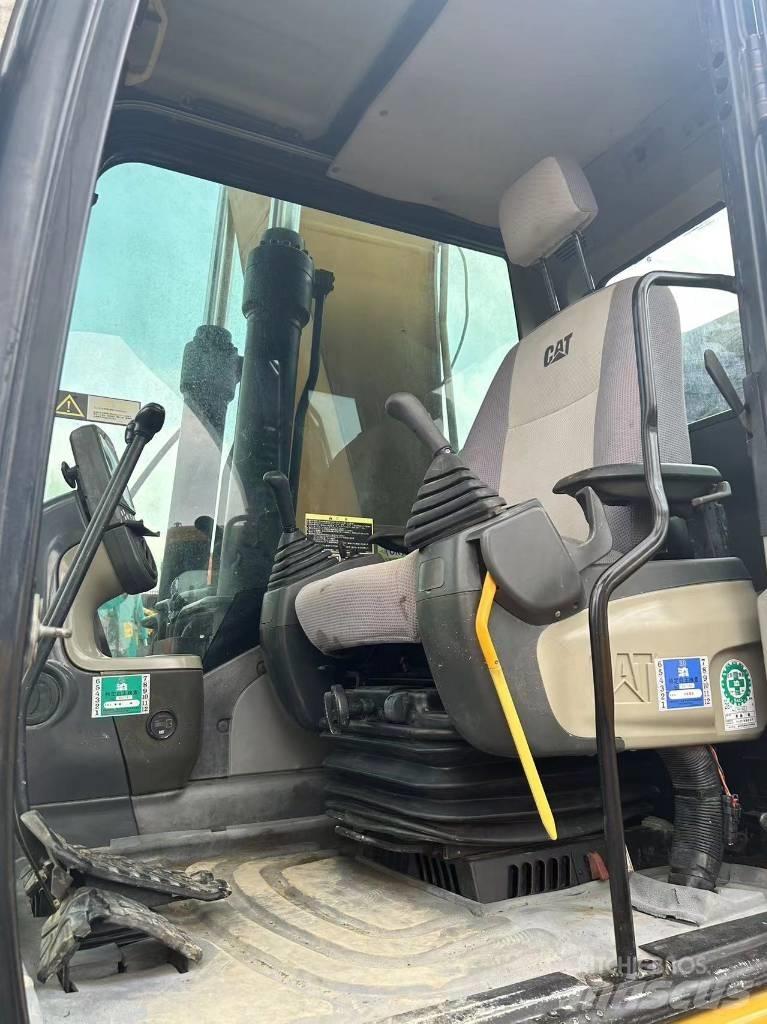 CAT CAT323D Vikšriniai ekskavatoriai