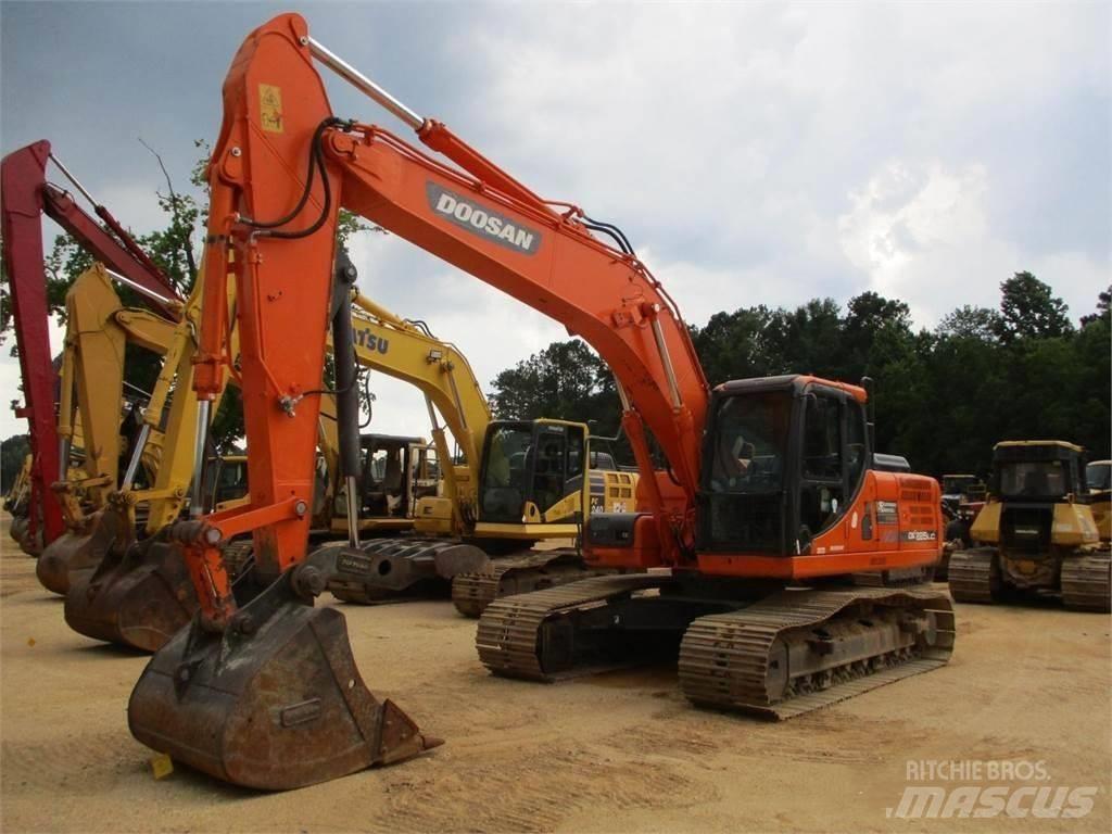 Doosan DX 225 Vikšriniai ekskavatoriai