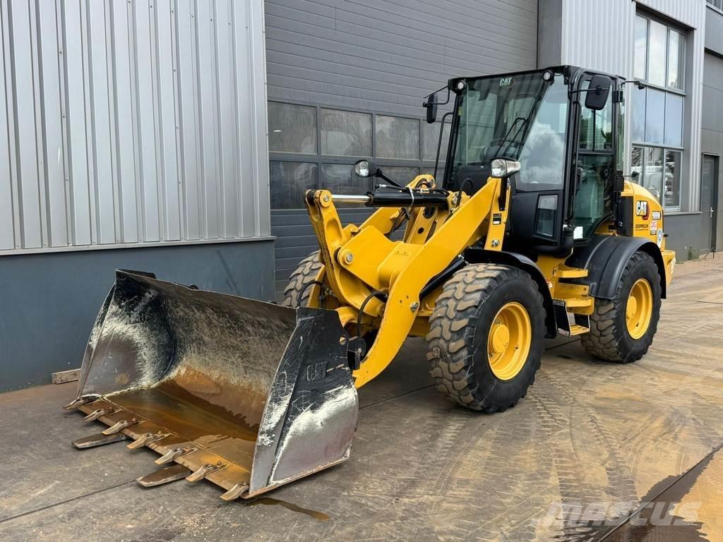 CAT 908M Naudoti ratiniai krautuvai