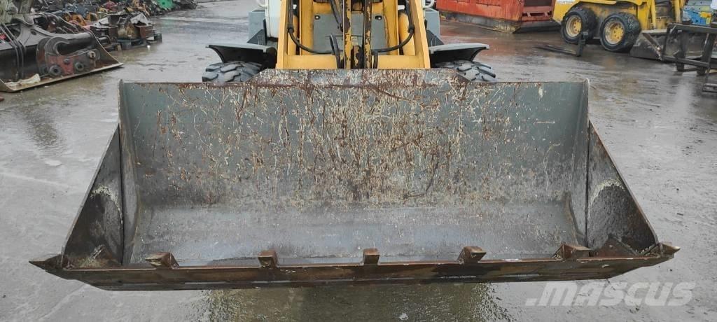 Liebherr L 506 Naudoti ratiniai krautuvai