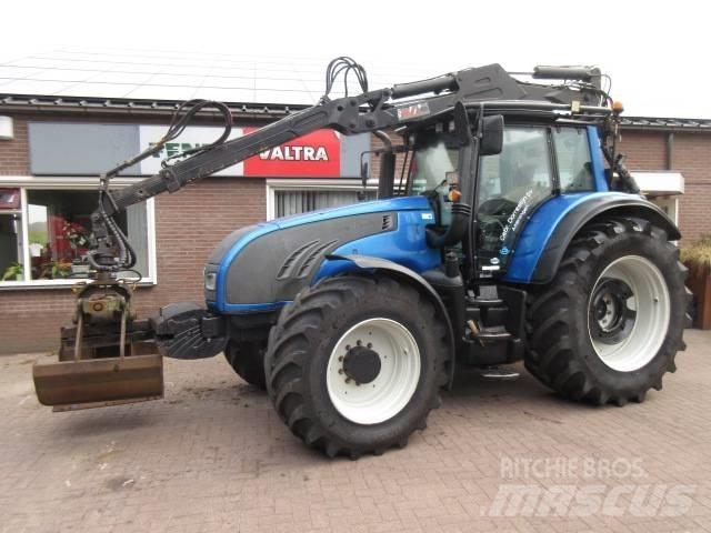 Valtra T202D Traktoriai