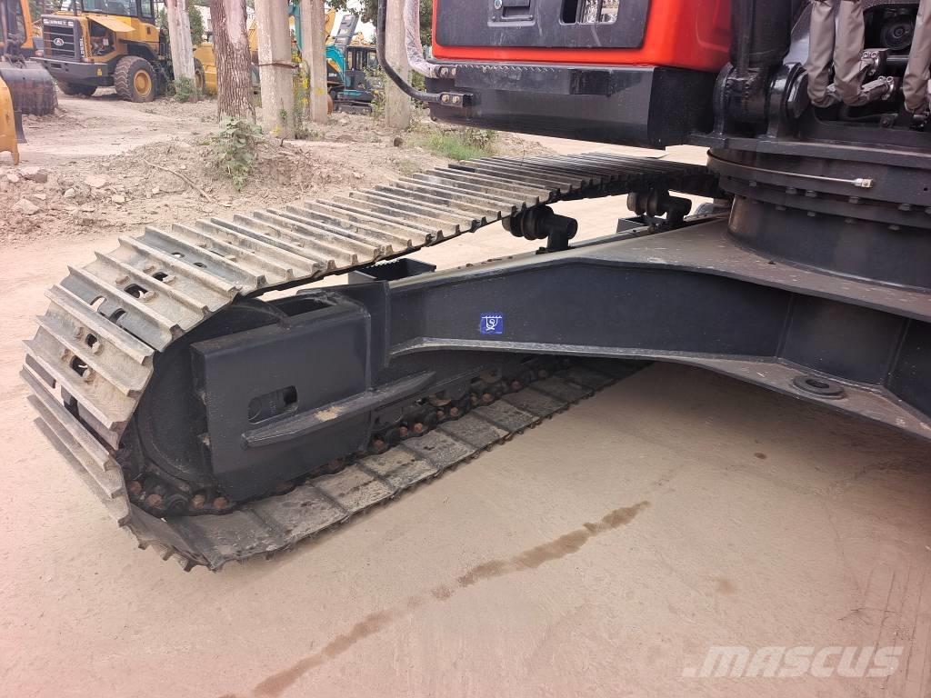 Doosan DX225LC Vikšriniai ekskavatoriai
