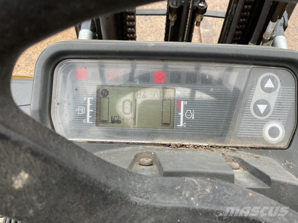 CAT DP30NT Dyzeliniai krautuvai