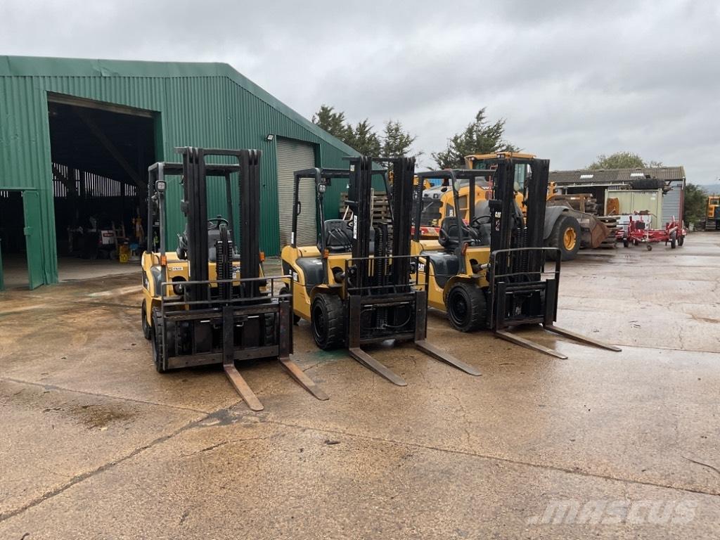 CAT DP30NT Dyzeliniai krautuvai