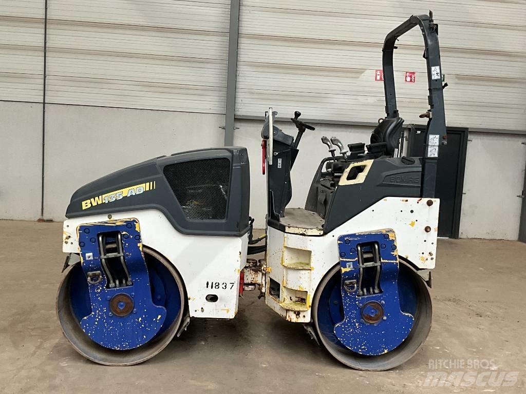 Bomag BW 135 AD-5 Porinių būgnų volai