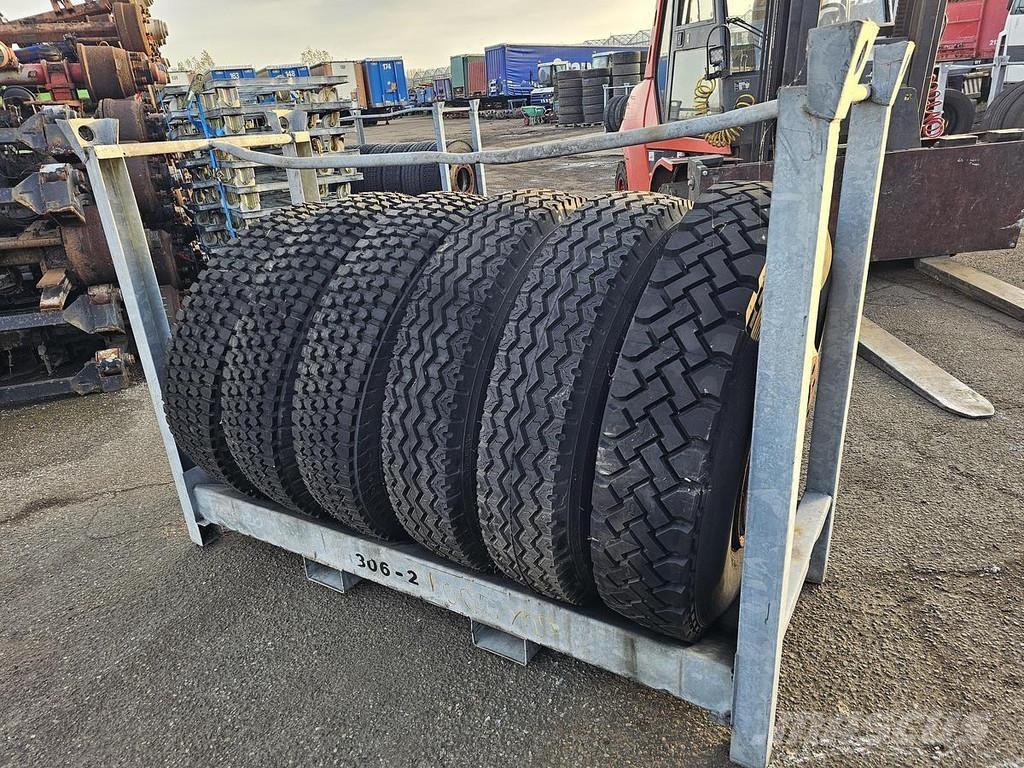  Several 1000 X 20 Karkasiniai krautuvai