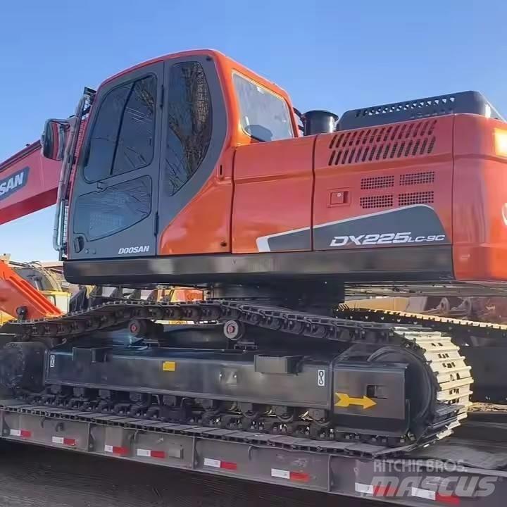 Doosan DX225LC-9C Vikšriniai ekskavatoriai