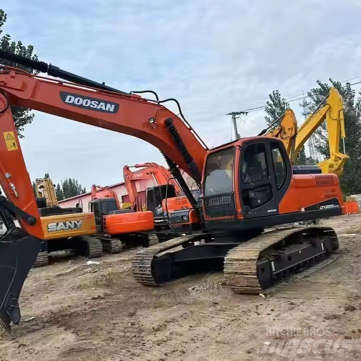 Doosan DX225LC-9C Vikšriniai ekskavatoriai
