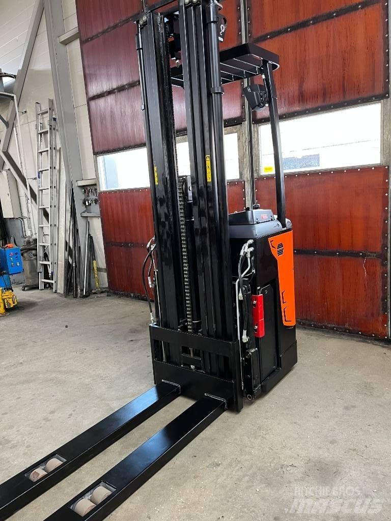 Rocla SST12AC Savaeigiai rietuvai