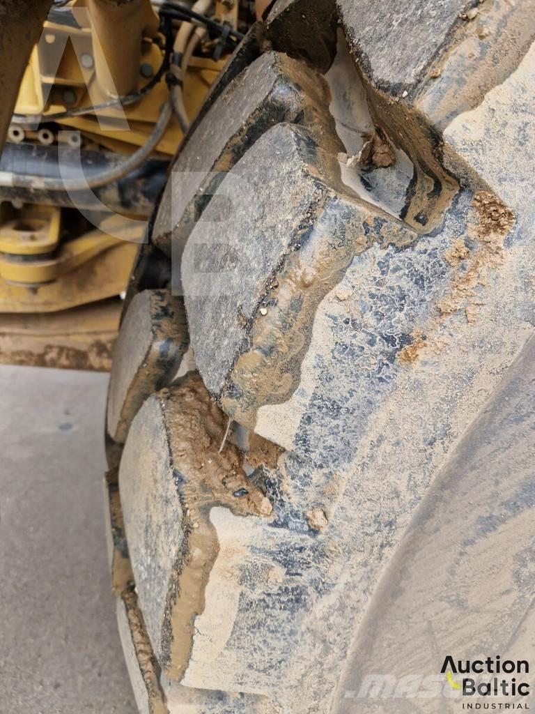 CAT 735C Karjeriniai savivarčiai