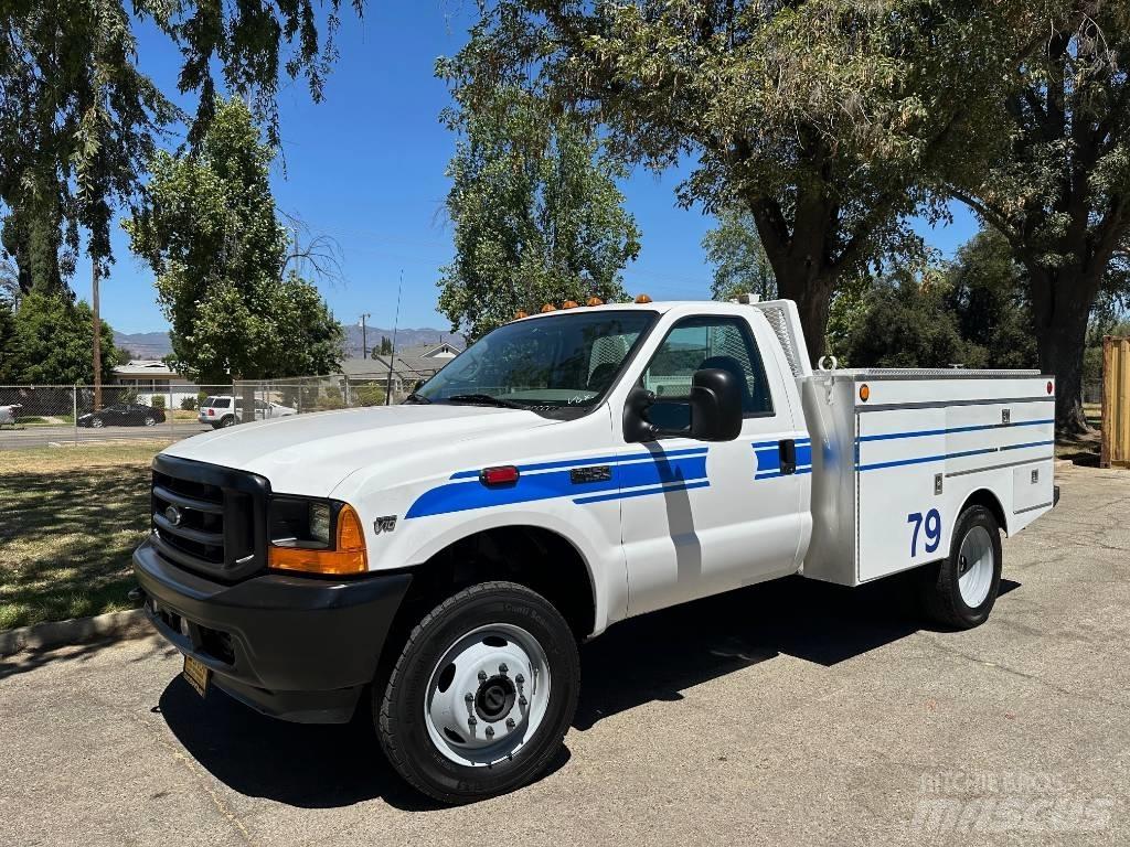 Ford F 450 Pagalbos kelyje automobiliai