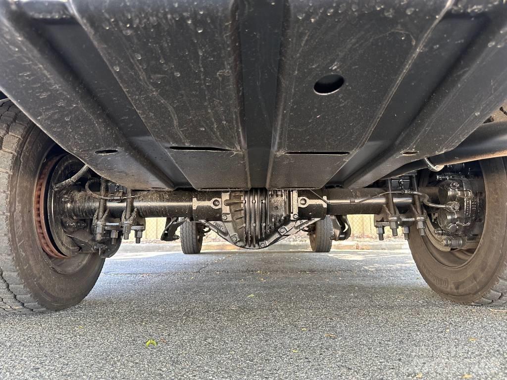 Ford F 450 Pagalbos kelyje automobiliai