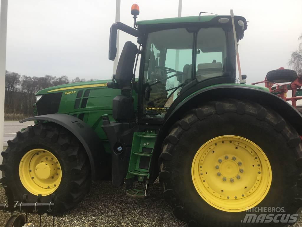 John Deere 6250R Traktoriai