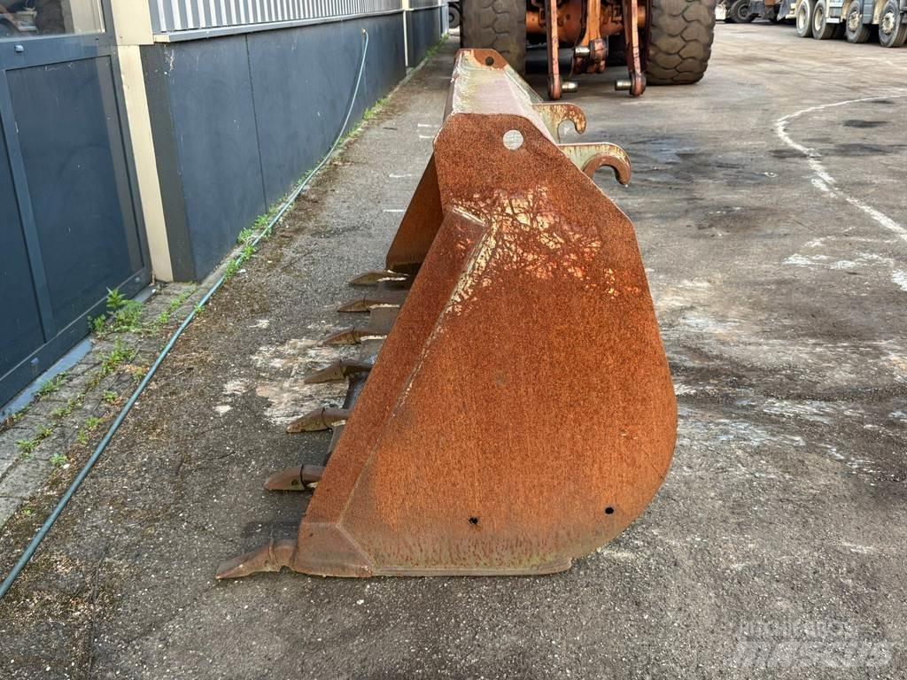  Onbekend WG-2400 Kaušai