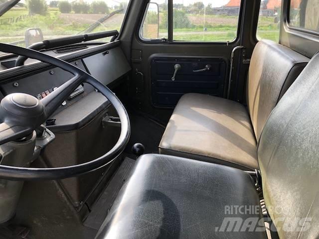 MAN 11-136 4T 4x4 Sunkvežimiai su dengtu kėbulu