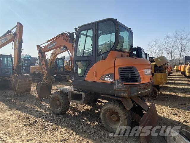 Doosan DX60W Vikšriniai ekskavatoriai