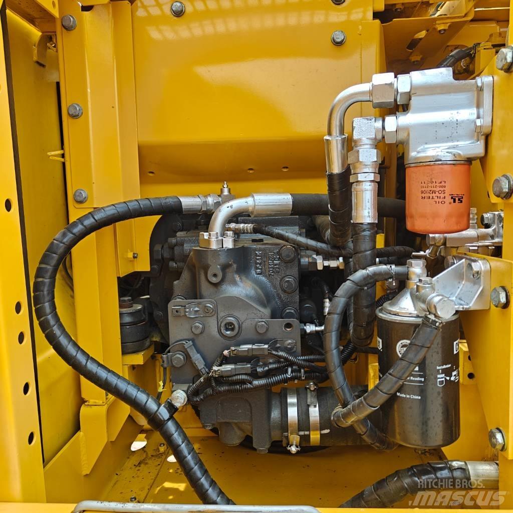 Komatsu 130-7 Vikšriniai ekskavatoriai