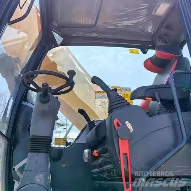 Hyundai 210WVS Ratiniai ekskavatoriai