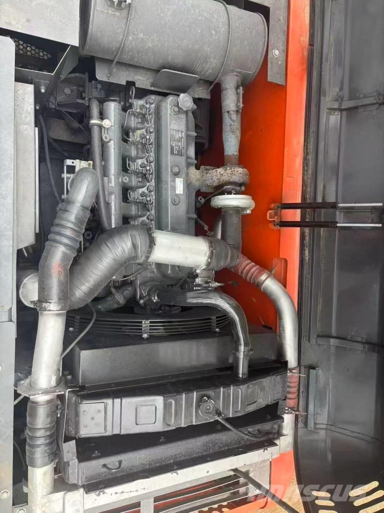 Doosan DX 225 Vikšriniai ekskavatoriai