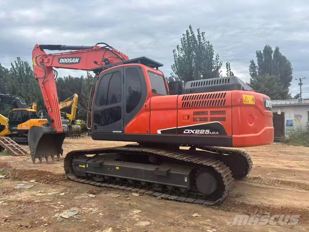 Doosan DX 225 Vikšriniai ekskavatoriai